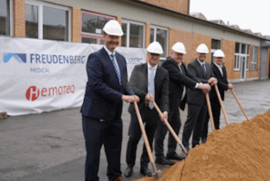 From left to right: Dr. Peter Hackenschmied, CTO Hemoteq, Dr. Mark Ostwald, CEO Freudenberg Medical, Dr. Michael Hoffmann, CEO Hemoteq, Dr. Max Kley & Michael Maurer, supervisory board members of Hemoteq.